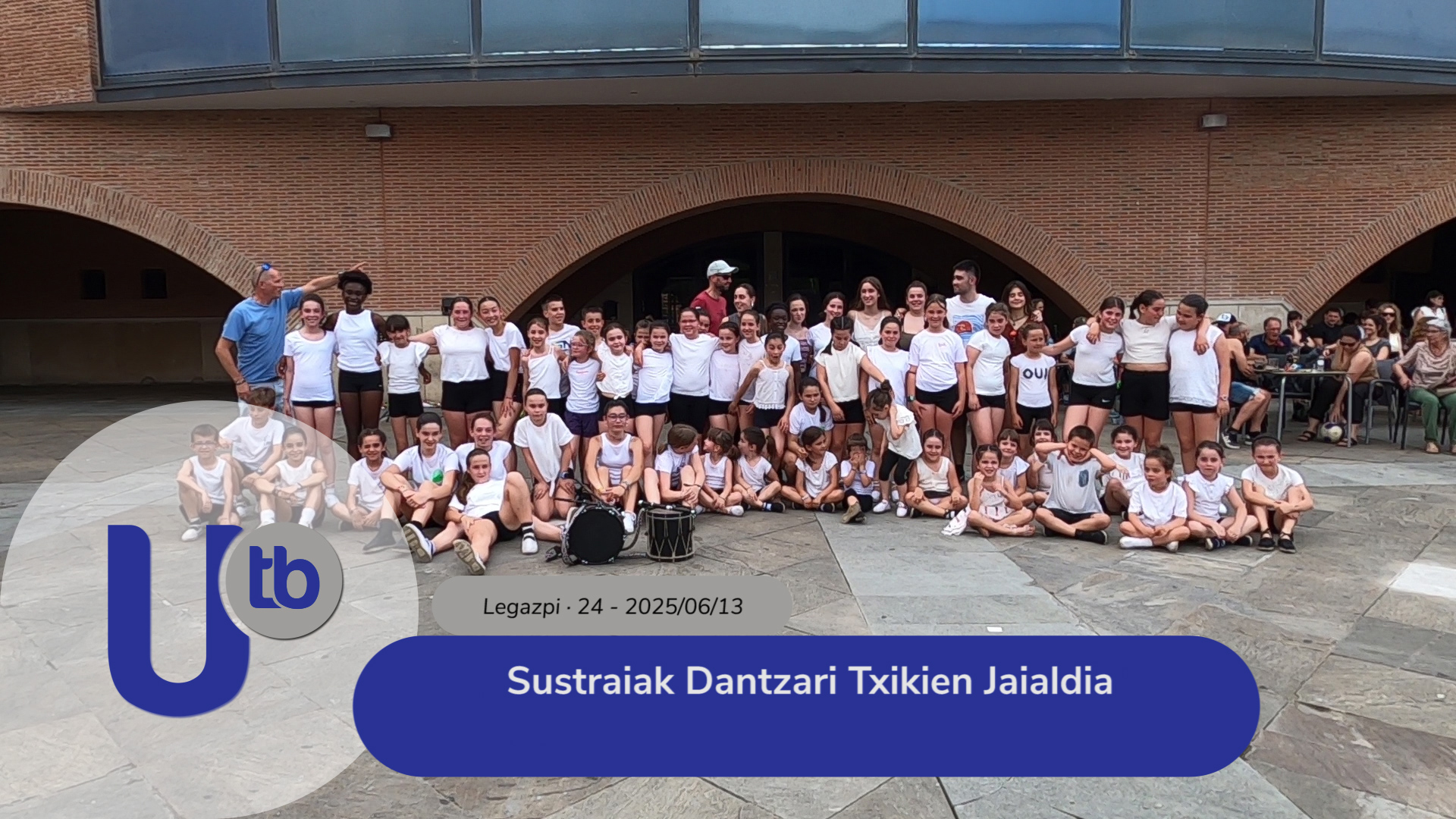 Festival de Dantzaris Txikis de Sustraiak / Sustraiak Dantzari Txikien Jaialdia